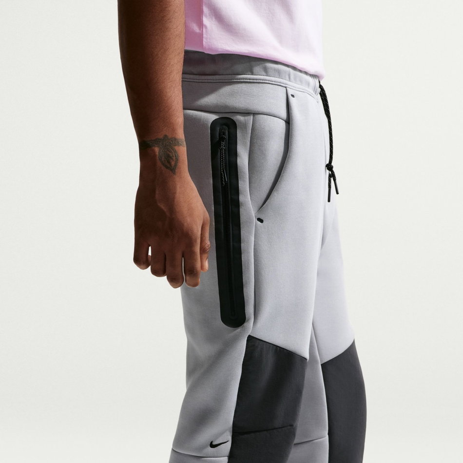 Tech Mix Jogger Erkek Gri Eşofman Altı
