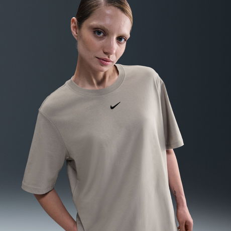 NIKE - Tee Essentials Kadın Bej Tişört