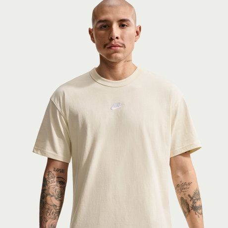 NIKE - Tee Lse Premium Essential Erkek Bej Tişört