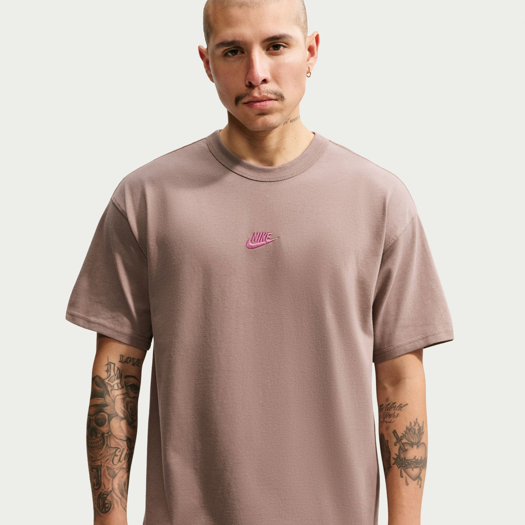 NIKE - Tee Lse Premium Essential Erkek Kahverengi Tişört
