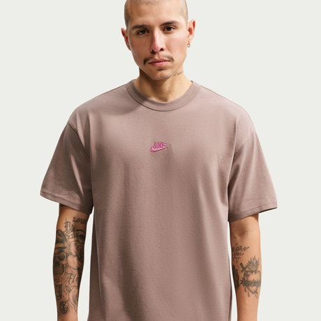 NIKE - Tee Lse Premium Essential Erkek Kahverengi Tişört