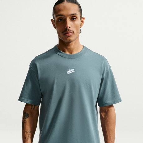 NIKE - Tee Lse Premium Essential Erkek Yeşil Tişört