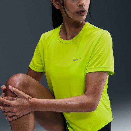 NIKE - Tempo Dri-FIT SS Top Kadın Yeşil Tişört