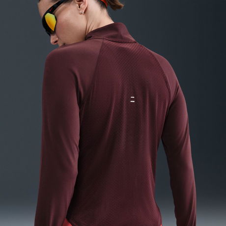 NIKE - Tempo NVLT Dri-FIT HZ TP Kadın Bordo Sweatshirt (1)