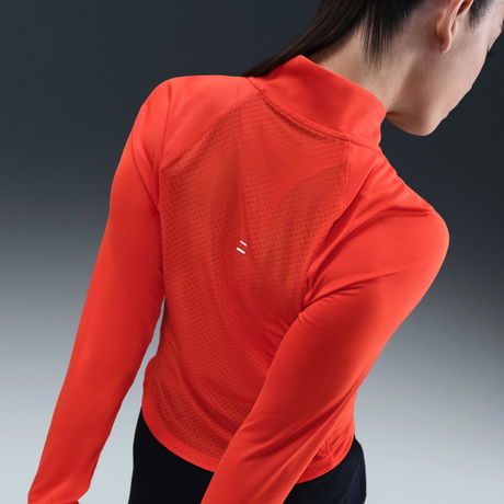 NIKE - Tempo NVLT Dri-FIT HZ TP Kadın Sweatshirt (1)