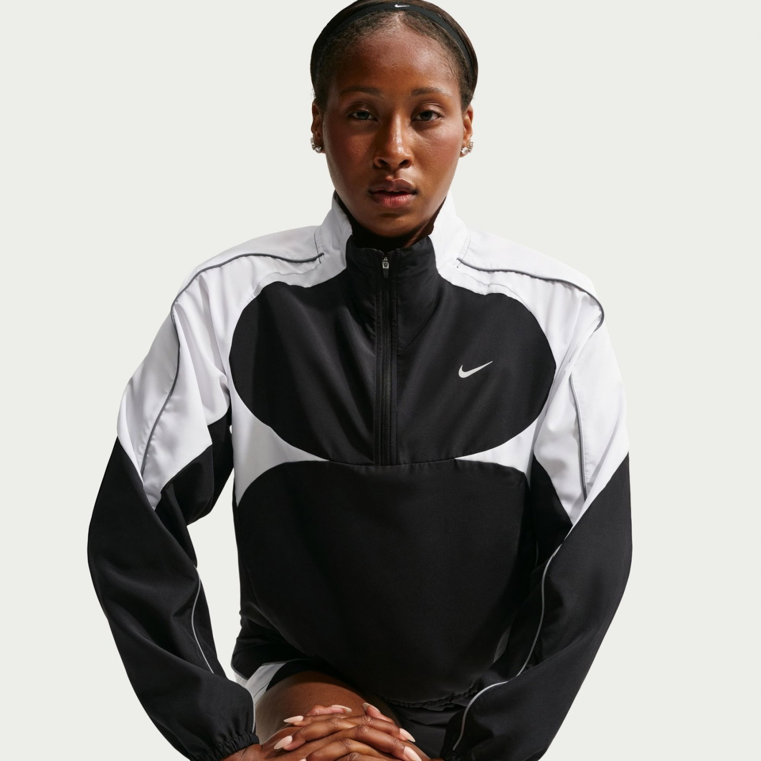 Женская куртка Nike Tempo Swoosh Dri-FIT