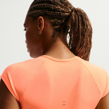 NIKE - Tempo Swoosh Run Dri-FIT Ss Kadın Turuncu Tişört (1)