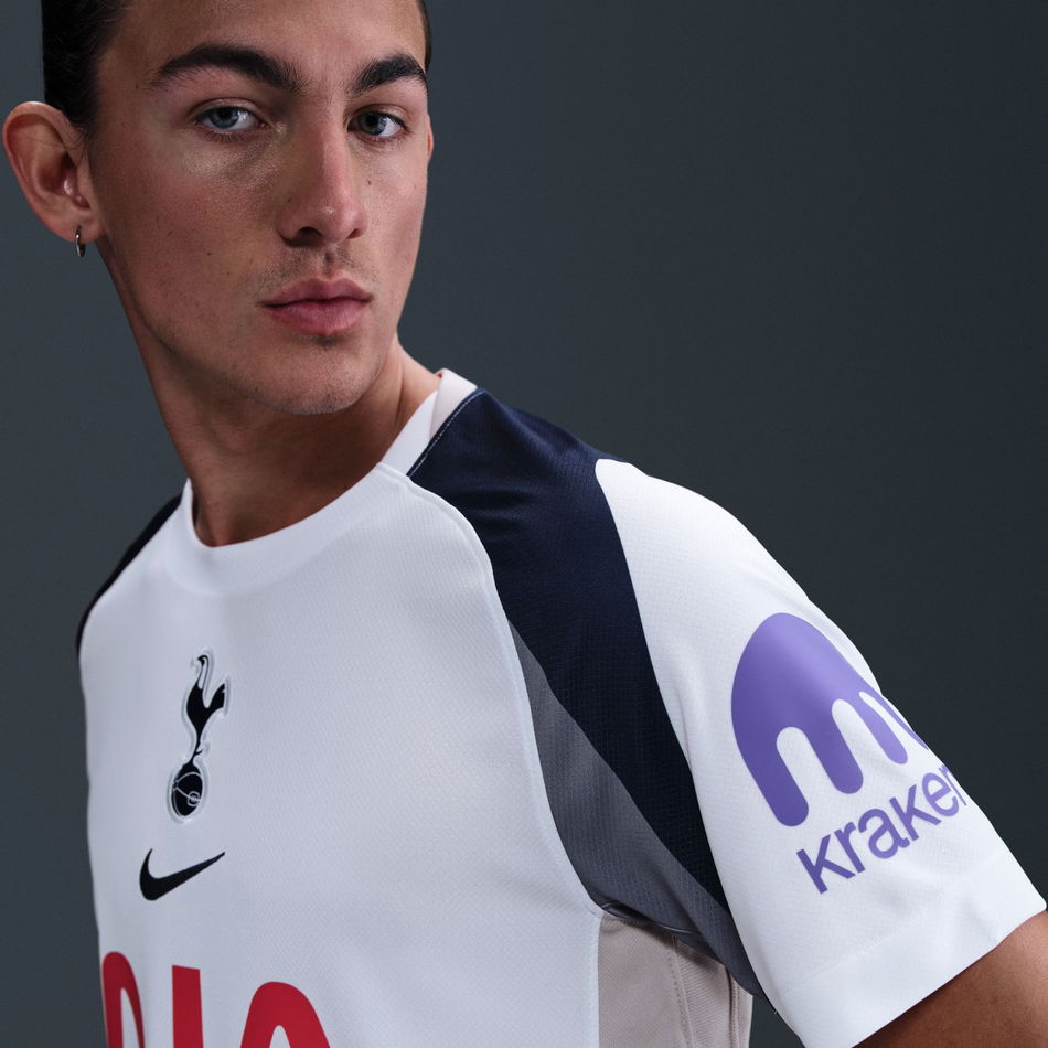 Tottenham Hotspur 2025/26 Stadium Home Dri-FIT Erkek Tişört