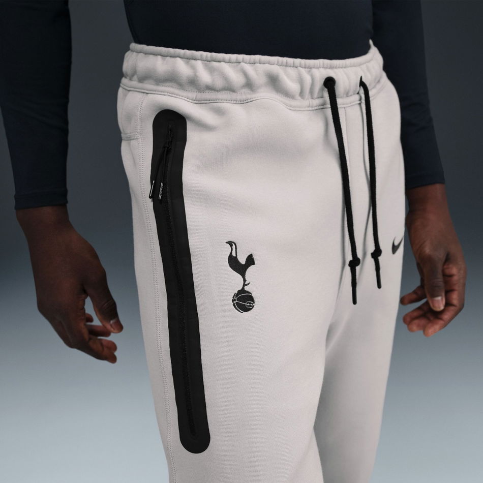 Tottenham Hotspur Tech Fleece Jogger Erkek Eşofman Altı