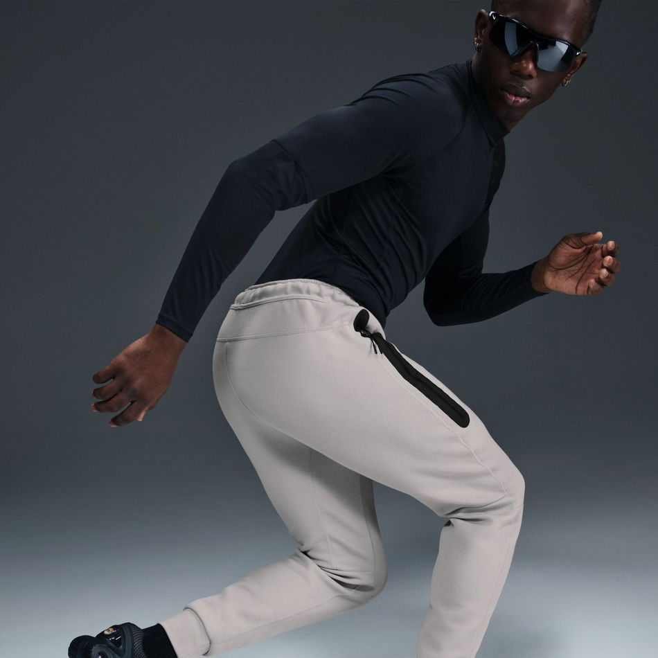 Tottenham Hotspur Tech Fleece Jogger Erkek Eşofman Altı