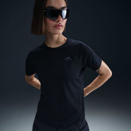 NIKE - Trail Dri-FIT SS Top Kadın Siyah Tişört