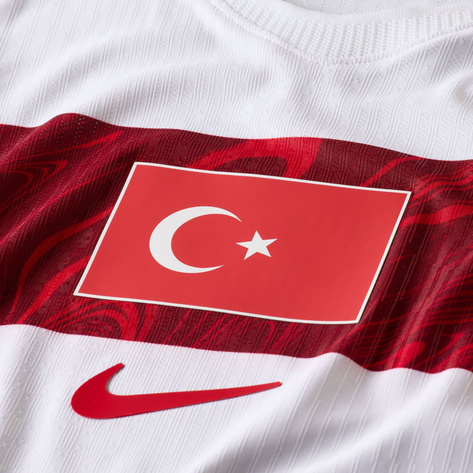Türkiye Milli Takımı 2026 İç Saha Erkek Forma