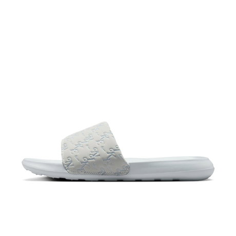 NIKE - Victori One Slide Print Kadın Gri Terlik (1)