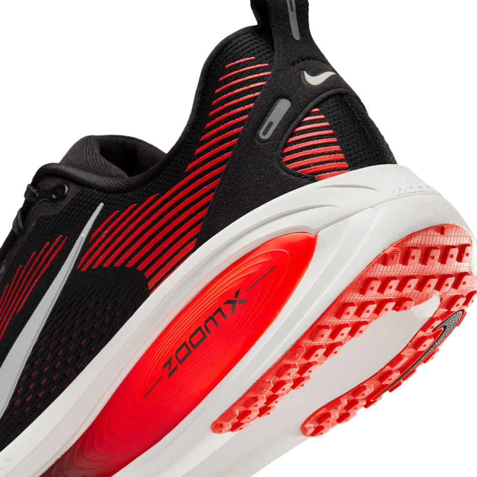 Vomero 18 'Black Bright Crimson' Erkek Koşu Ayakkabısı