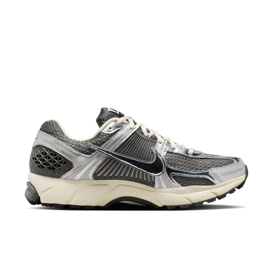 Vomero 5 Erkek Gri Sneaker Ayakkabı