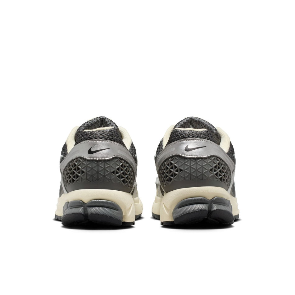 Vomero 5 Erkek Gri Sneaker Ayakkabı