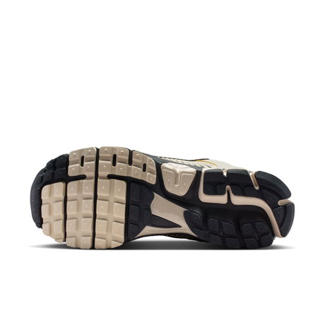 NIKE - Vomero 5 Erkek Sneaker Ayakkabı (1)