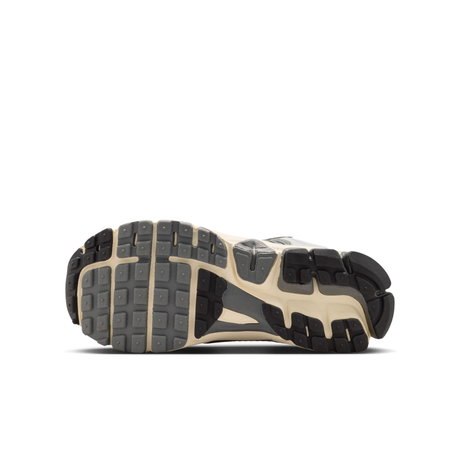 NIKE - Vomero 5 Gs Gri Sneaker Ayakkabı (1)
