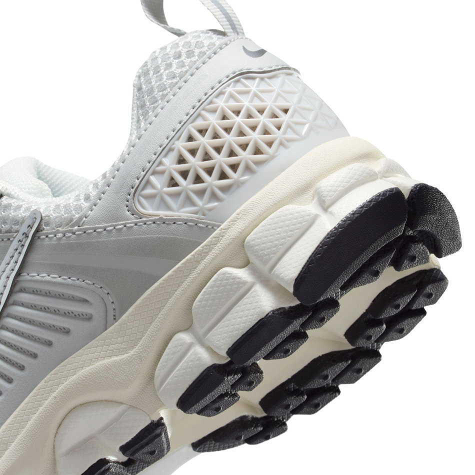 Vomero 5 'Photon Dust Chrome' Gs Sneaker Ayakkabı