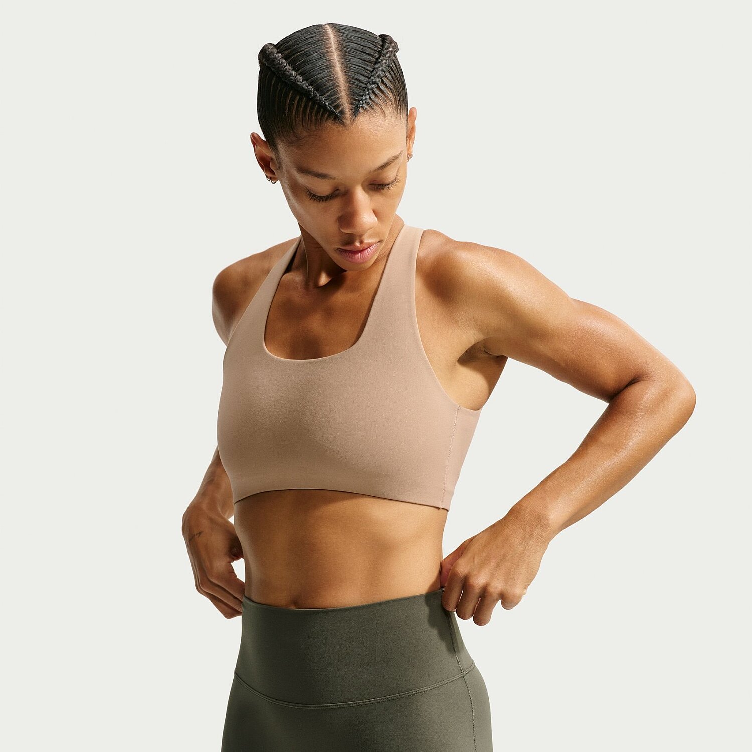 Женский спортивный бра Nike Zenvy Dri-FIT Ls Asymmetrical Bra Kahverengi Sporcu Sütyeni