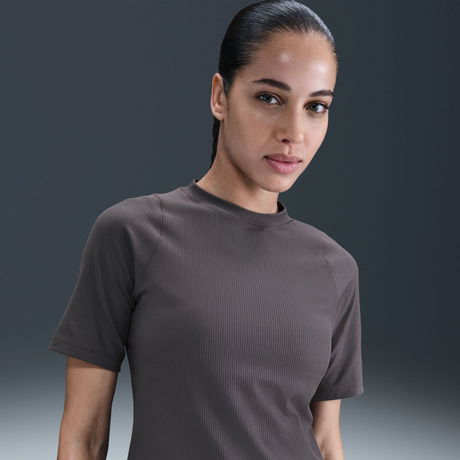 NIKE - Zenvy Rib Dri-FIT SS Top Kadın Tişört
