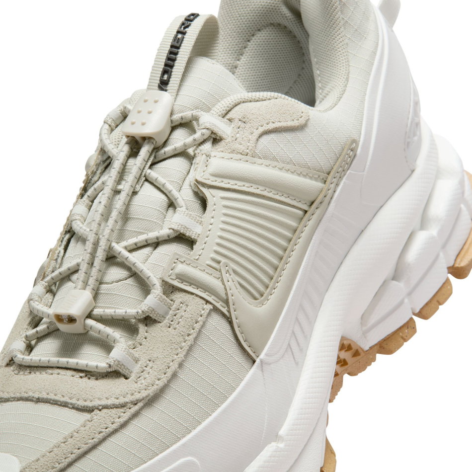 Zoom Vomero Roam Kadın Bej Sneaker Ayakkabı